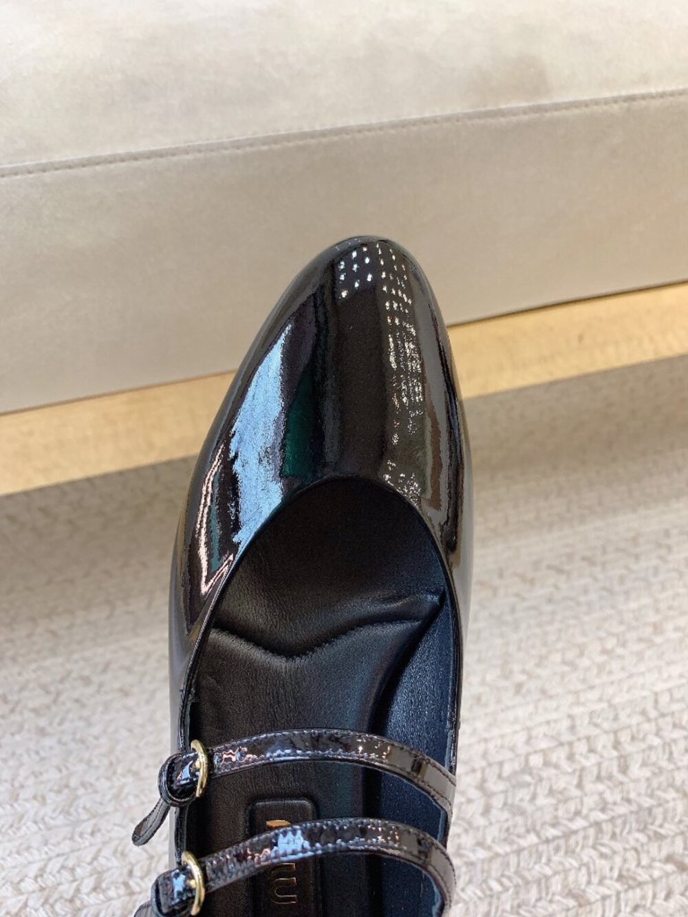 Miu Miu Double-Strap Patent Leather Pointed-Toe Low-Heeled Mary Jane Shoes - Picture 4 of 7